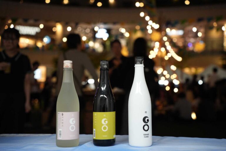 The future of craft sake resonating with the blessings of the snowy region in an urban plaza"
